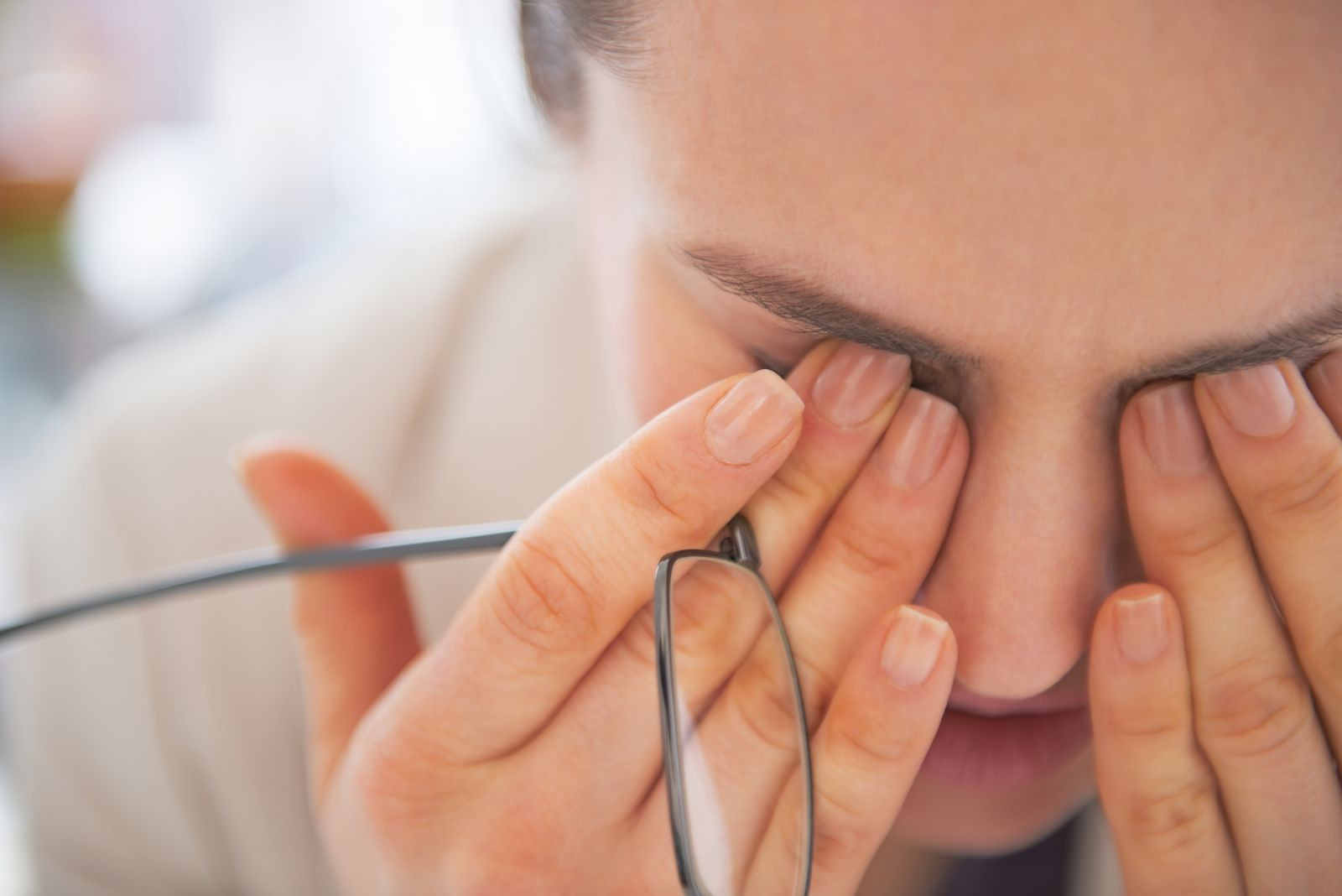 Warning signs of a serious eye problem